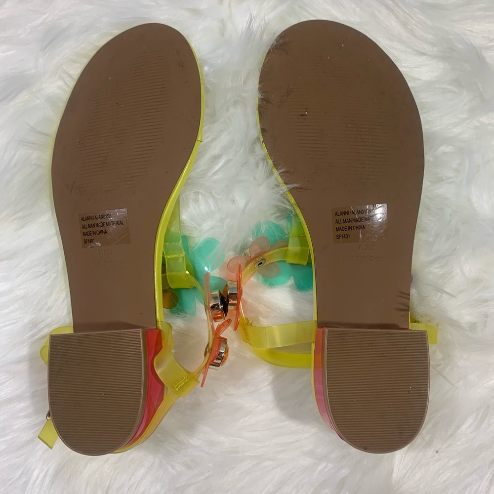 Betty Johnson Jelly Sandals! - Picture 4 of 5